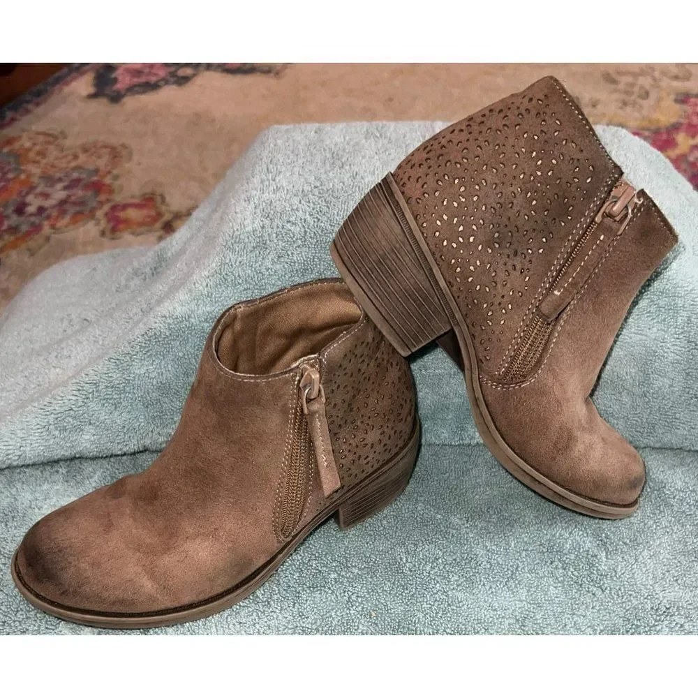 Harper Canyon Brown Ankle Boots with Small Heels and Zipper (13)